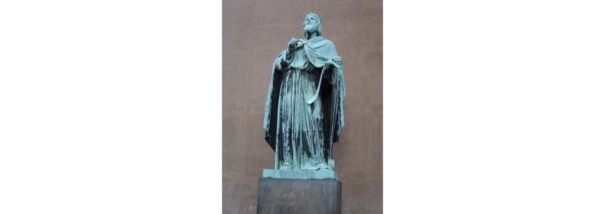 Nu er modellen af Kong David statuen godkendt og klar til stbning i bronze.