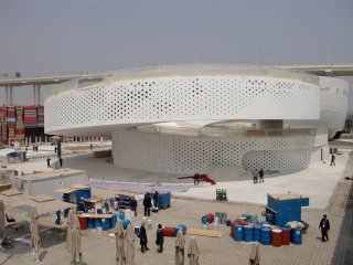 Den lille Havfrue er nu fremme ved den danske pavillion i Expo i Shanghai.
