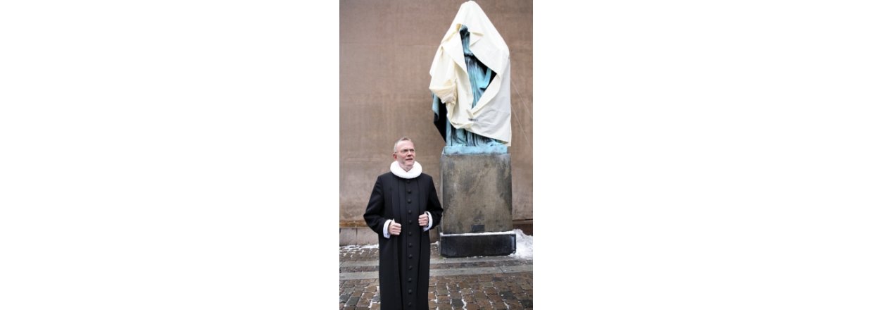 Afslring af den nye Kong David statue ved Vor Frue Kirke frste sndag i advent.