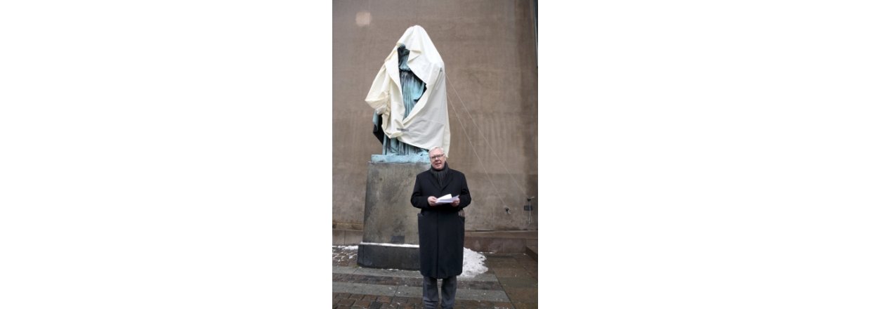 Afslring af den nye Kong David statue ved Vor Frue Kirke frste sndag i advent.