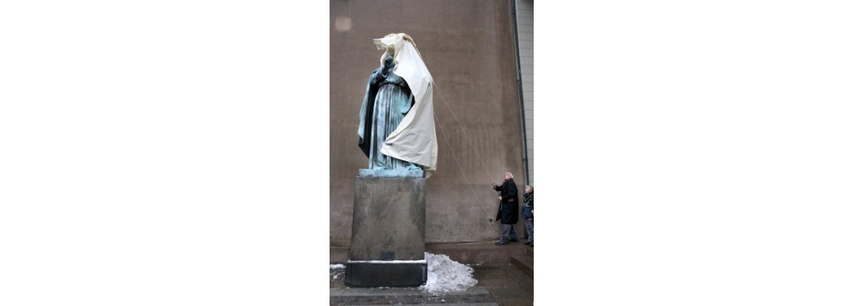 Afslring af den nye Kong David statue ved Vor Frue Kirke frste sndag i advent.