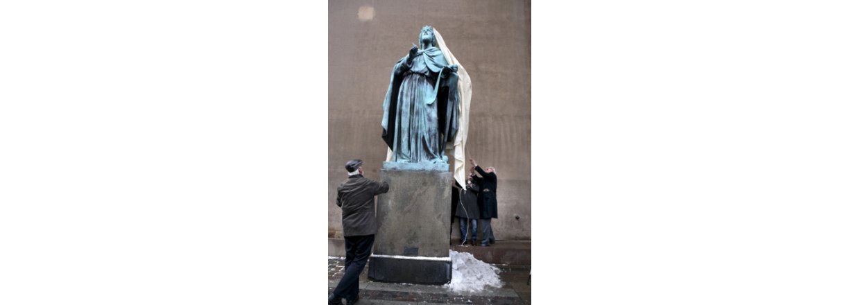 Afslring af den nye Kong David statue ved Vor Frue Kirke frste sndag i advent.