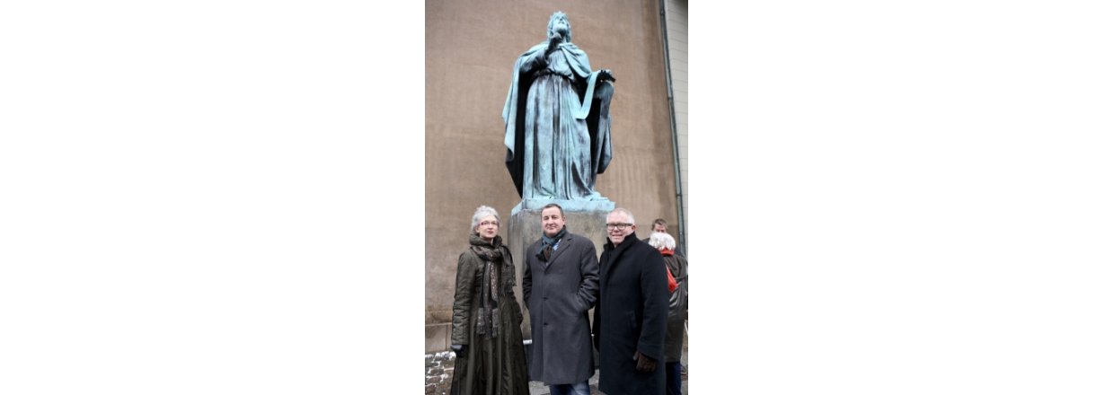 Afslring af den nye Kong David statue ved Vor Frue Kirke frste sndag i advent.