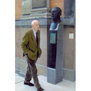 Bj�rn N�rgaard, Fischer Buste i bl� R�nne Granit