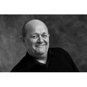 Arkitekt Pouli Hoffgaard M�ller, samarbejde omkring udvikling af design i natursten