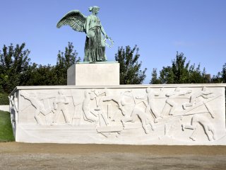 Genindvielse af Sfartsmonumentet ved Langelinies Lystbdhavn.